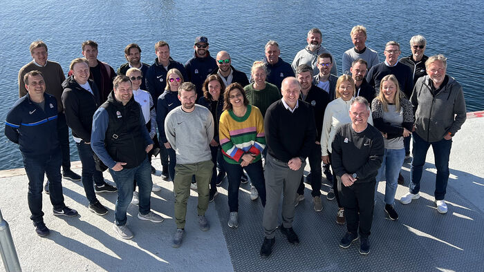 Gruppebilde av NFF på kaia i Bodø
