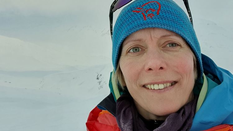 Portrett lena på ski