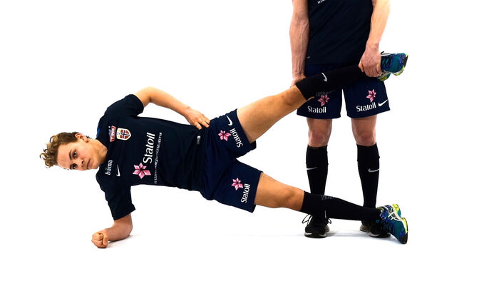 The exercise "Copenhagen adductor"