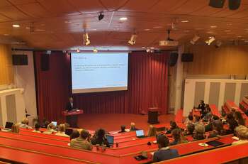 møbler ,auditorium ,hall ,stol ,konferansesal.
