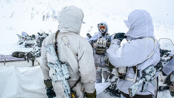 personlig verneutstyr ,snø ,vinter ,vernebriller ,hjelm.