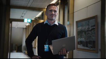 elektronisk enhet ,bærbar datamaskin ,computer ,kontorutstyr ,personlig datamaskin.