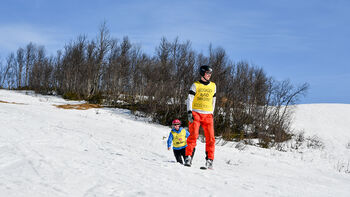 snø ,vinter ,rekreasjon ,friluftsliv ,leker i snøen.