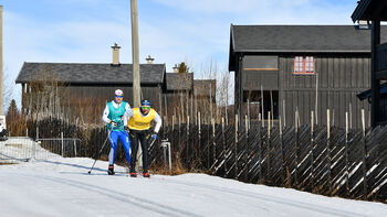 rekreasjon ,vinter ,snø ,ski ,ski utstyr.