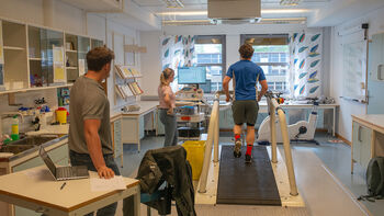 møbler ,interiørdesign ,ingeniørfag ,tak ,stol.