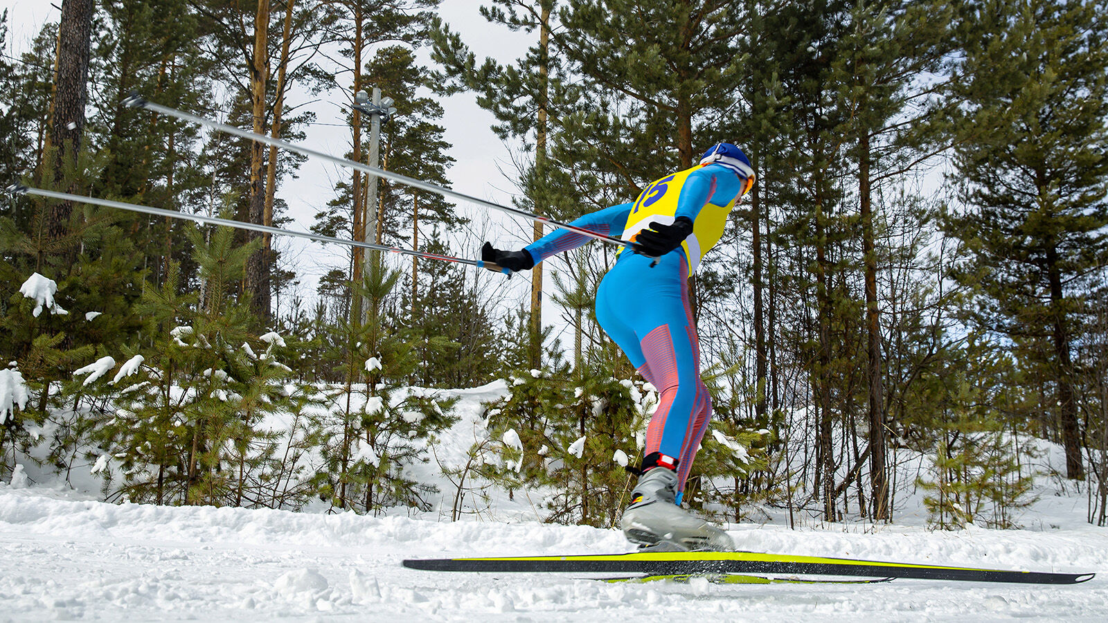 skiløper som skøyter