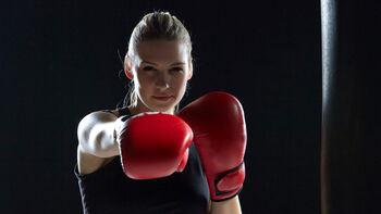 flash fotografering ,nakke ,boksehanske ,slående kampsport ,boksing.