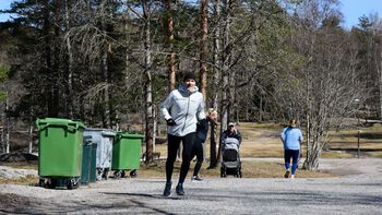 fottøy ,avfallsbeholder ,anlegg ,hjul ,inneslutning av avfall.