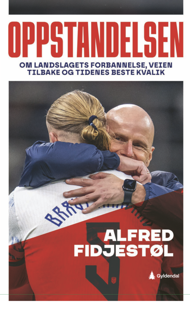 Bilde av fotballtrener som klemmer fotballspiller