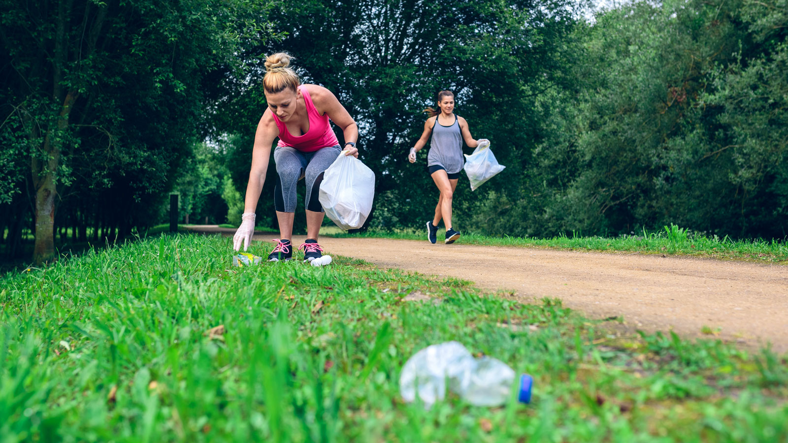 Plogging – jobber med å plukke søppel