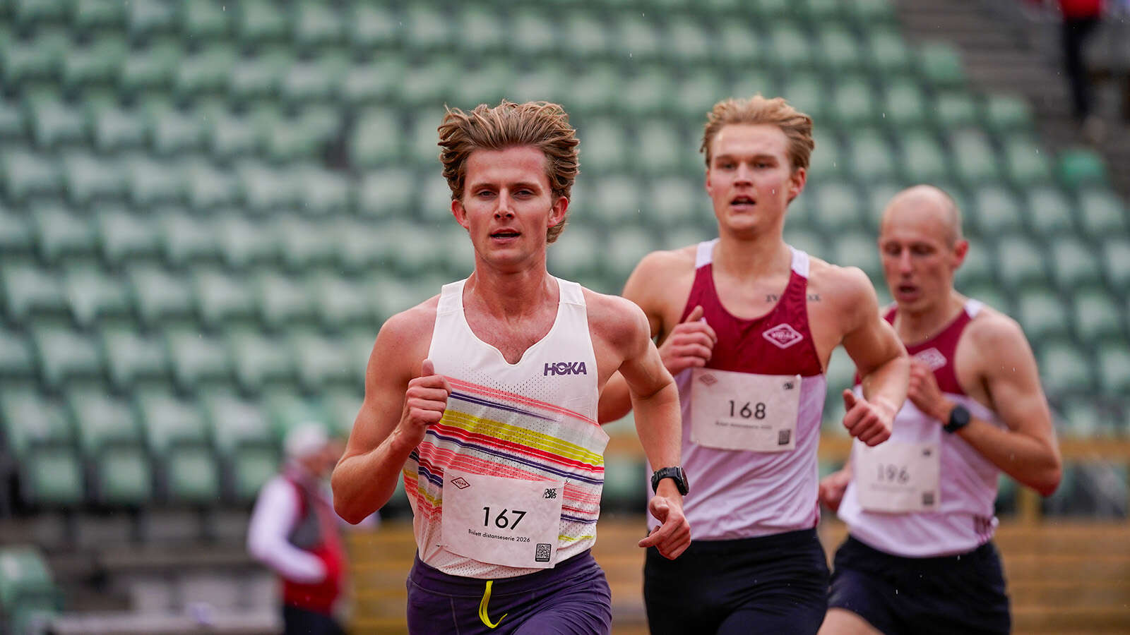 Theodor løper i felt på Bislett